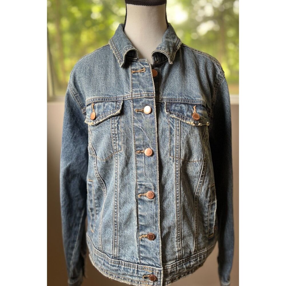 Universal Thread jean jacket. Size M.